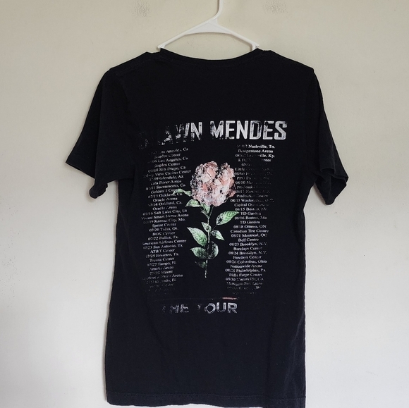 Shawn Mendes The Tour T-shirt Womens size Small Oversized - Picture 3 of 3